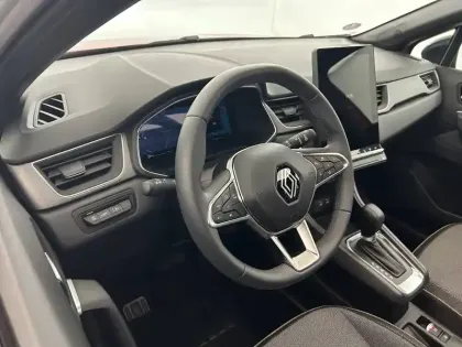 Photo 18 Renault Captur  E-Tech full hybrid 145 ch