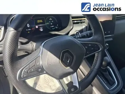 Photo 11 Renault Clio  E-Tech full hybrid 145