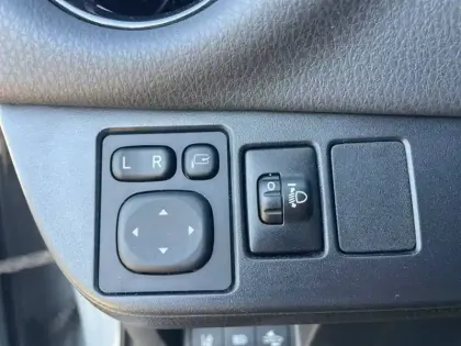 Photo 26 Toyota Yaris  70 VVT-i