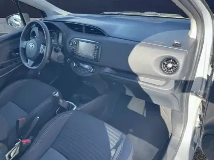 Photo 17 Toyota Yaris  70 VVT-i