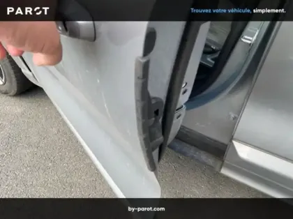 Photo 17 Ford Kuga 2.5 Duratec 180ch Hybrid FlexiFuel ST-Line X Powershift