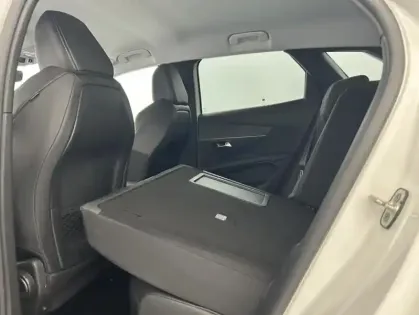 Photo 29 Peugeot 3008 HYBRID 225ch Allure Pack e-EAT8