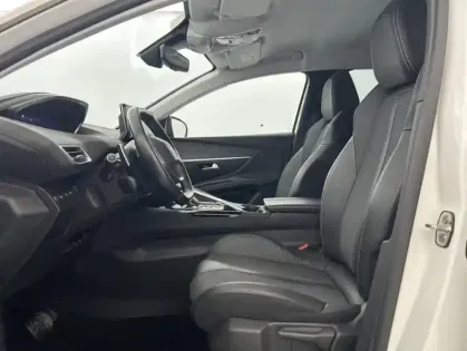 Photo 8 Peugeot 3008 HYBRID 225ch Allure Pack e-EAT8