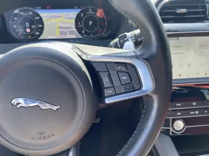 Photo 16 Jaguar F-Pace 2.0D 180ch R-Sport AWD BVA8