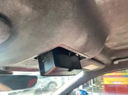 Photo 14 Jaguar F-Pace 2.0D 180ch R-Sport AWD BVA8