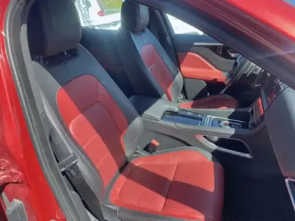 Photo 26 Jaguar F-Pace 2.0D 180ch R-Sport AWD BVA8