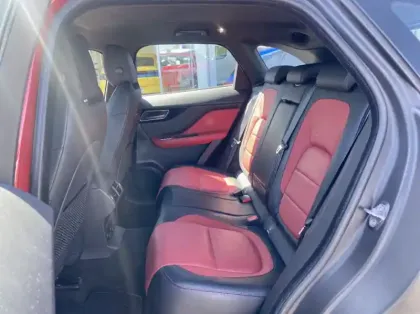 Photo 8 Jaguar F-Pace 2.0D 180ch R-Sport AWD BVA8