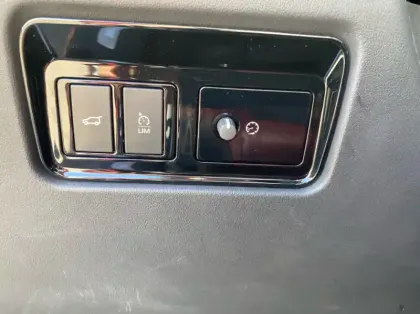 Photo 18 Jaguar F-Pace 2.0D 180ch R-Sport AWD BVA8