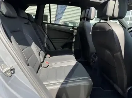 Photo 14 Volkswagen Tiguan  2.0 TDI 150ch R-Line Exclusive DSG7