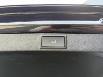 Photo 6 Skoda Octavia  Combi 2.0 TDI SCR 150ch Selection DSG7