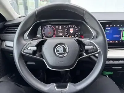 Photo 13 Skoda Octavia  Combi 2.0 TDI SCR 150ch Selection DSG7