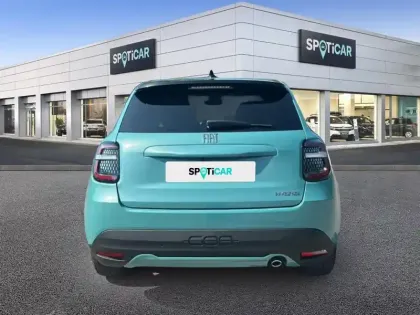 Photo 20 Fiat 600  1.2 Hybrid Turbo 110ch La Prima eDCT6
