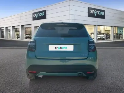 Photo 5 Fiat 600  1.2 Hybrid Turbo 110ch La Prima eDCT6