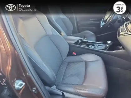 Photo 5 Toyota C-HR  122h Distinctive 2WD E-CVT RC18