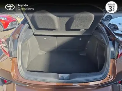 Photo 9 Toyota C-HR  122h Distinctive 2WD E-CVT RC18