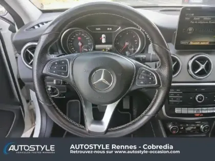 Photo 14 Mercedes GLA  180 d Sensation 7G-DCT