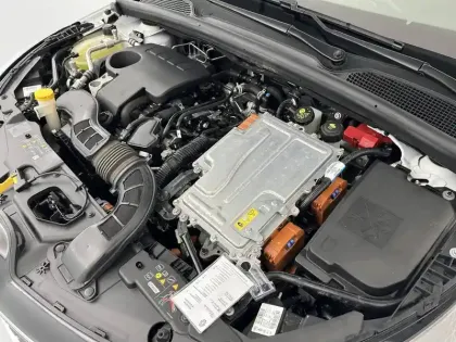 Photo 33 Renault Clio  E-Tech 140 - 21N