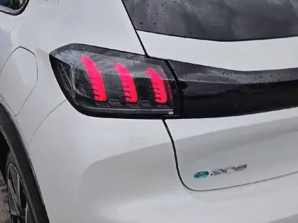 Photo 16 Peugeot 208  Electrique 50 kWh 136ch