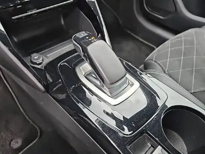 Photo 13 Peugeot 208  Electrique 50 kWh 136ch