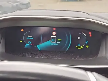 Photo 9 Peugeot 208  Electrique 50 kWh 136ch