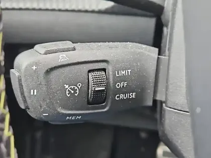 Photo 19 Peugeot 208  Electrique 50 kWh 136ch