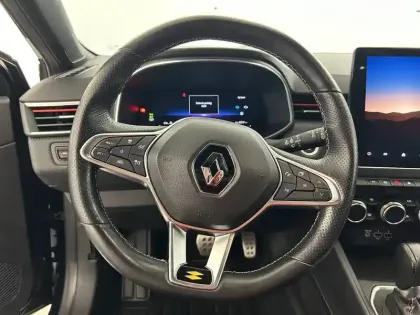 Photo 23 Renault Clio  E-Tech hybride 145