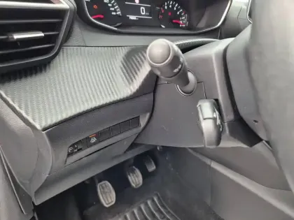 Photo 36 Peugeot 208  PureTech 100 S&S BVM6