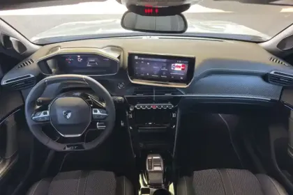 Photo 10 Peugeot 2008  Hybrid 145 e-DCS6