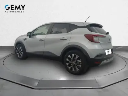 Photo 21 Renault Captur  E-Tech full hybrid 145