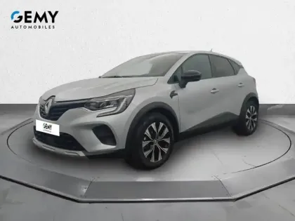 Photo 15 Renault Captur  E-Tech full hybrid 145