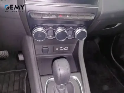 Photo 28 Renault Captur  E-Tech full hybrid 145