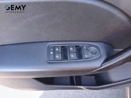 Photo 13 Renault Captur  E-Tech full hybrid 145