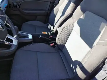 Photo 8 Renault Captur  E-Tech full hybrid 145