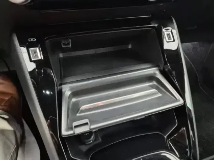 Photo 28 Peugeot 2008  Electrique 136 ch