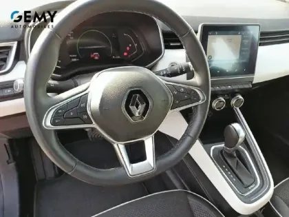 Photo 12 Renault Clio  E-Tech 140