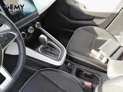 Photo 11 Renault Clio  E-Tech 140