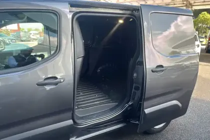 Photo 26 Peugeot Partner  FOURGON STANDARD 650 KG BLUEHDI 100 S&S BVM6