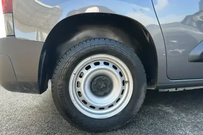 Photo 13 Peugeot Partner  FOURGON STANDARD 650 KG BLUEHDI 100 S&S BVM6