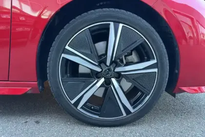 Photo 13 Peugeot 308  PHEV 180 e-EAT8