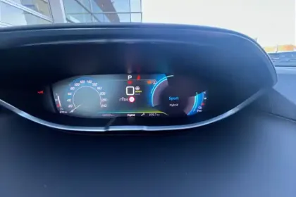 Photo 20 Peugeot 3008  Hybrid 180 e-EAT8