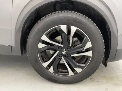 Photo 17 Peugeot 2008  PureTech 130 S&S EAT8