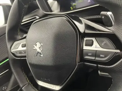 Photo 28 Peugeot 2008  PureTech 130 S&S EAT8