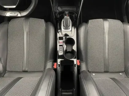 Photo 29 Peugeot 2008  PureTech 130 S&S EAT8