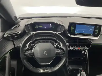 Photo 21 Peugeot 2008  PureTech 130 S&S EAT8