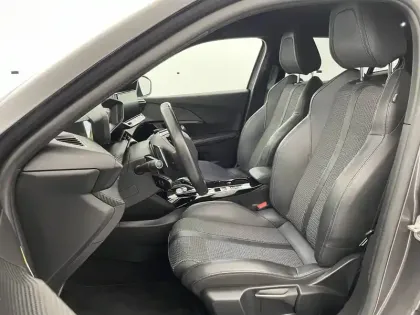 Photo 13 Peugeot 2008  PureTech 130 S&S EAT8