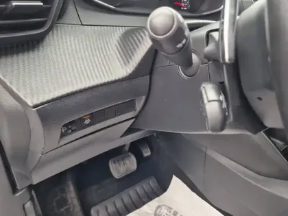 Photo 21 Peugeot 2008  BlueHDi 130 S&S EAT8