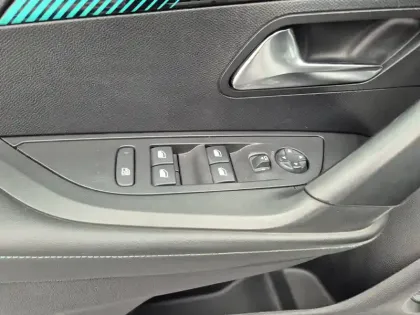 Photo 20 Peugeot 2008  BlueHDi 130 S&S EAT8