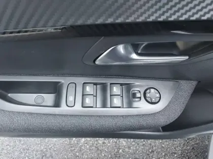 Photo 9 Peugeot 208  Hybrid 110 ch e-DCS6