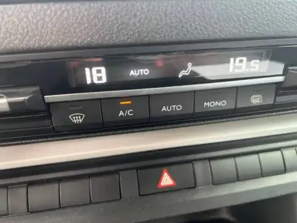 Photo 14 Opel Vivaro  FGN L2 2.0 DIESEL 180 CH BVA8