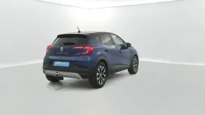 Photo 13 Renault Captur  E-Tech full hybrid 145